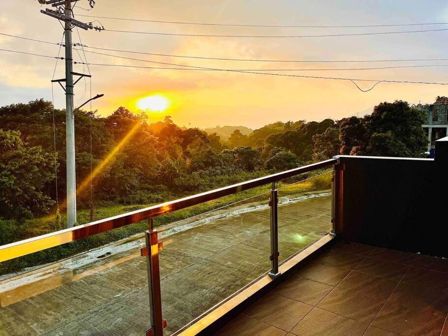 טגאיטאי Overlooking Staycation At Sandari Batulao מראה חיצוני תמונה